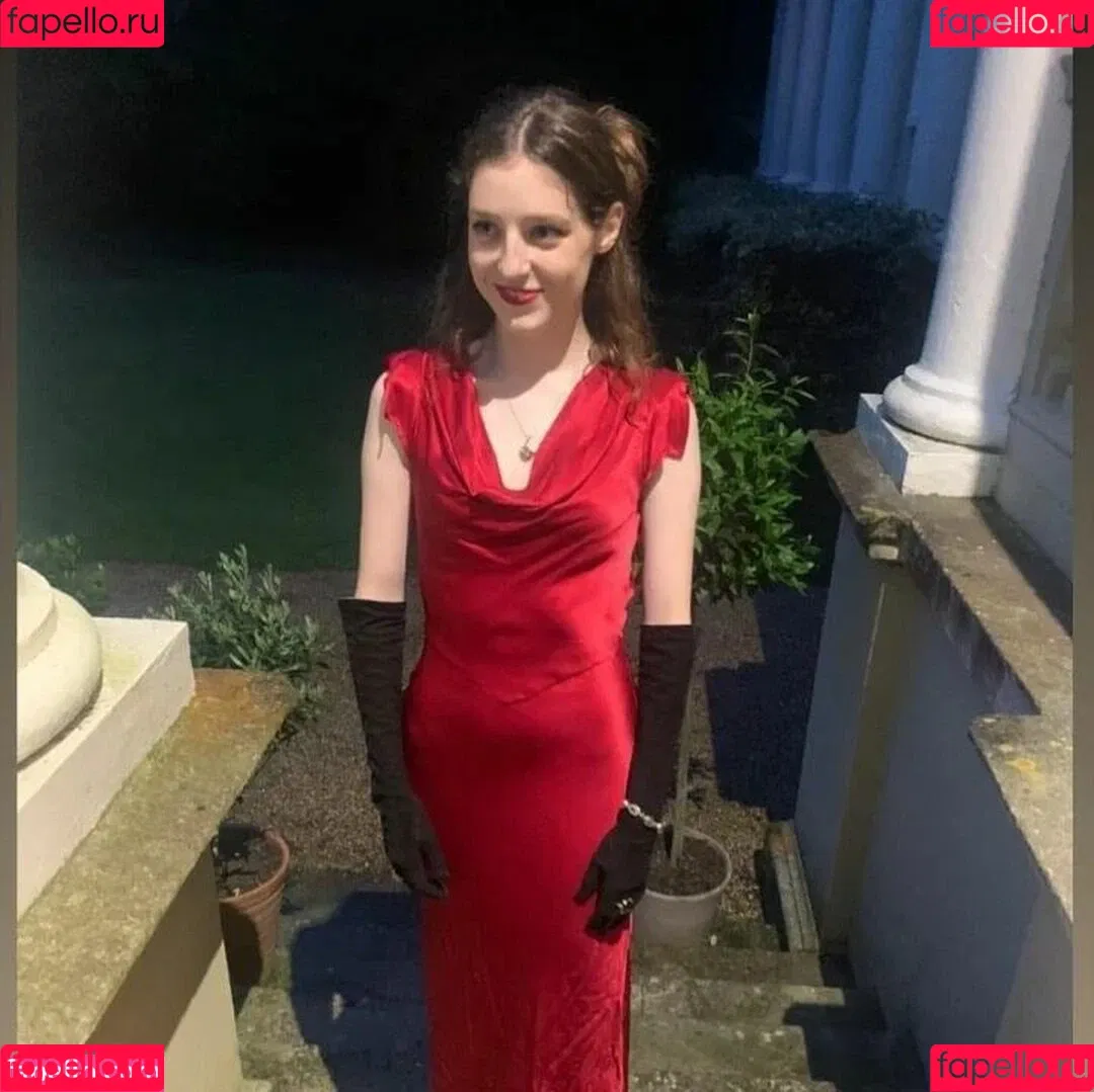 Jasmine van den Bogaerde Onlyfans Photo Gallery 
