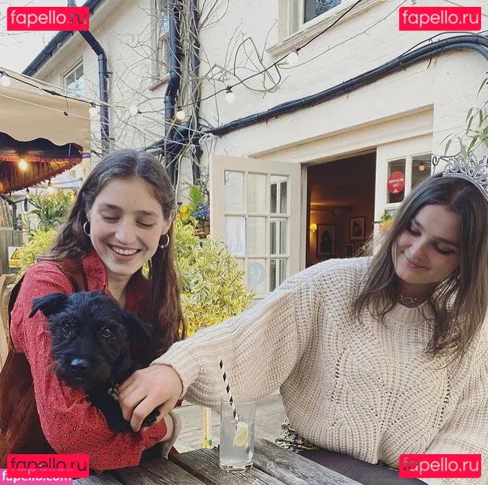 Jasmine van den Bogaerde Onlyfans Photo Gallery 