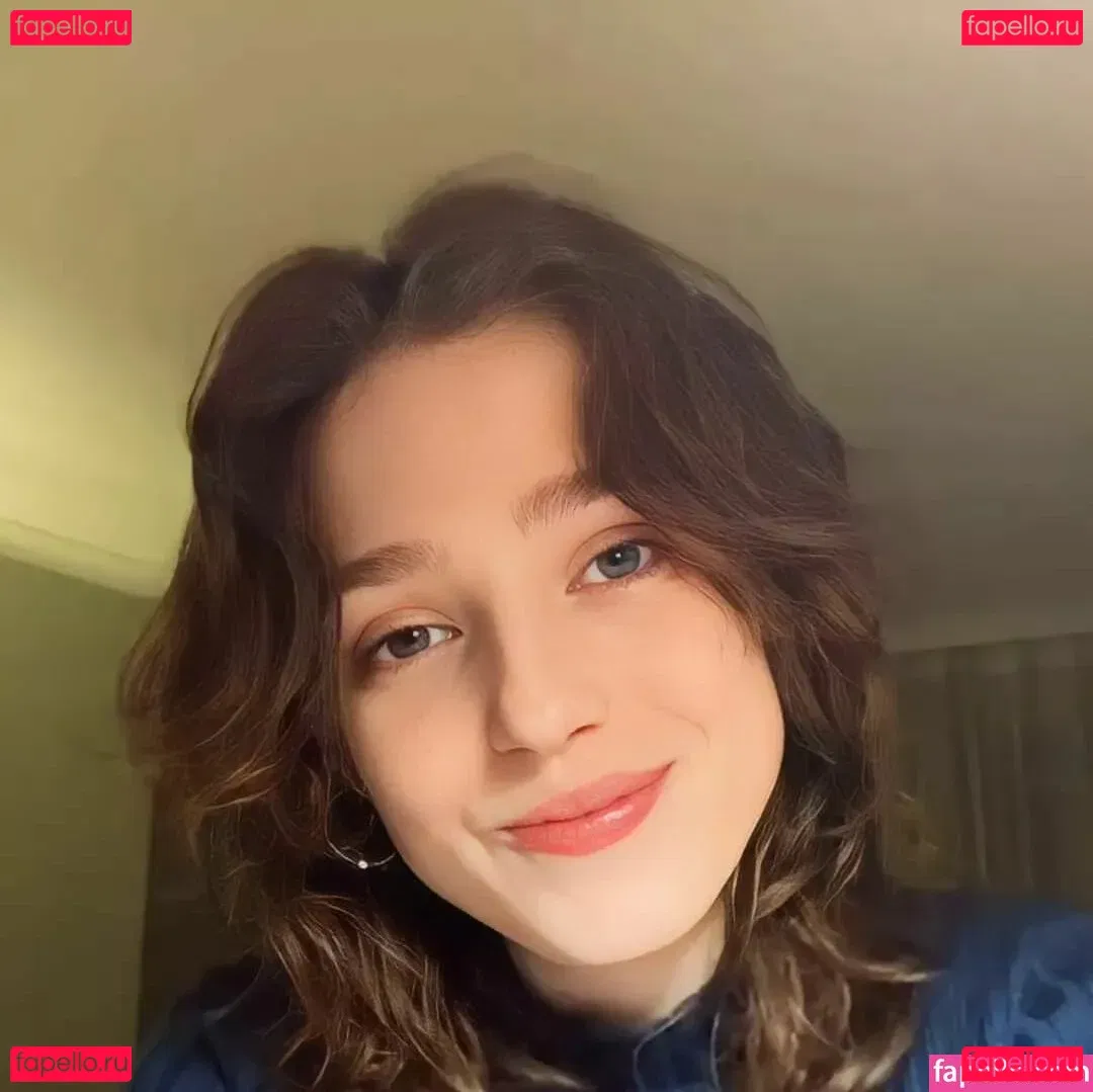 Jasmine van den Bogaerde Onlyfans Photo Gallery 