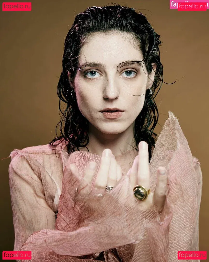 Jasmine van den Bogaerde Onlyfans Photo Gallery 