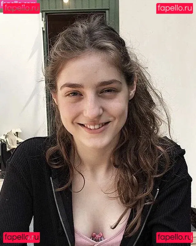 Jasmine van den Bogaerde Onlyfans Photo Gallery 