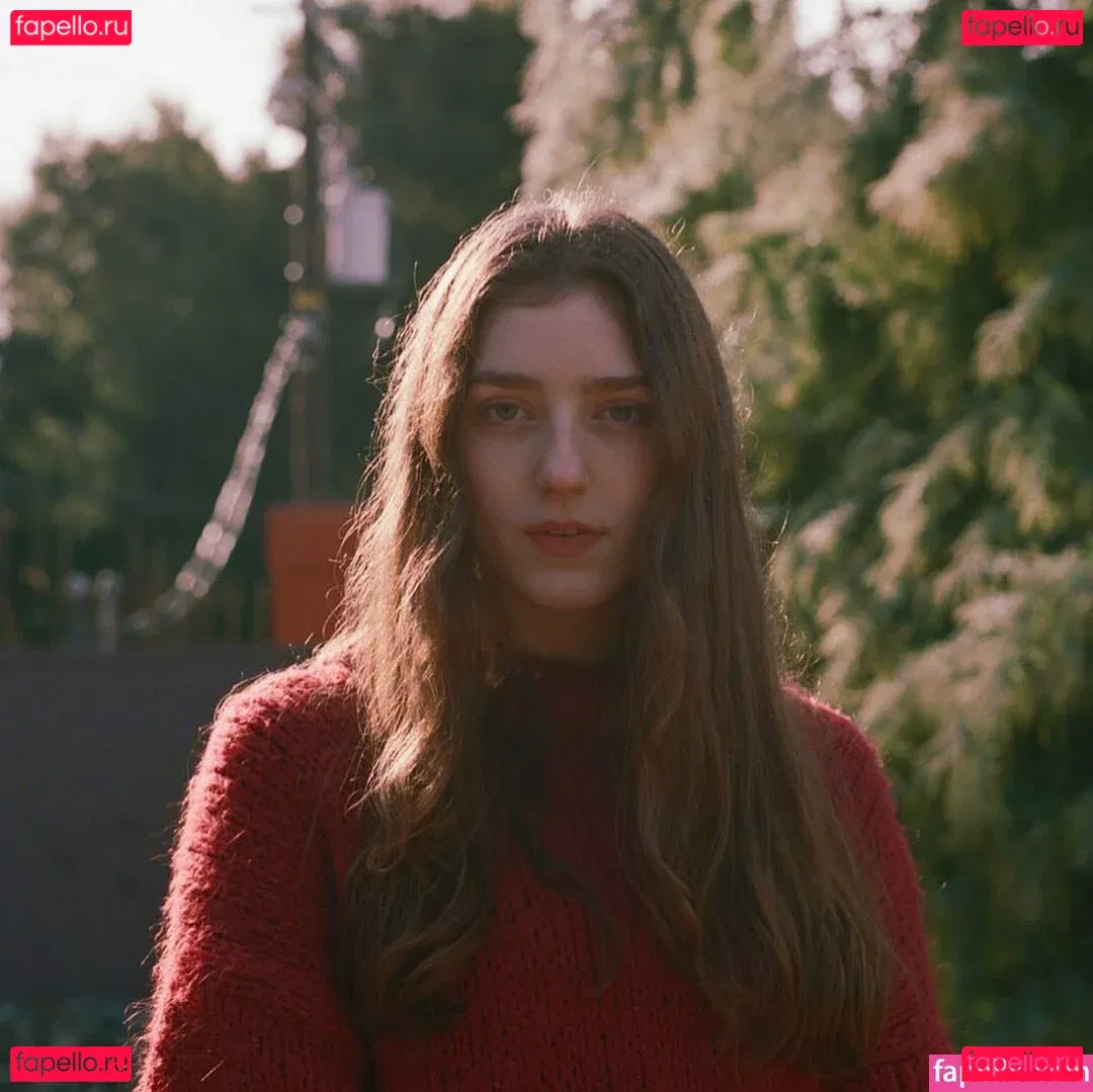 Jasmine van den Bogaerde Onlyfans Photo Gallery 