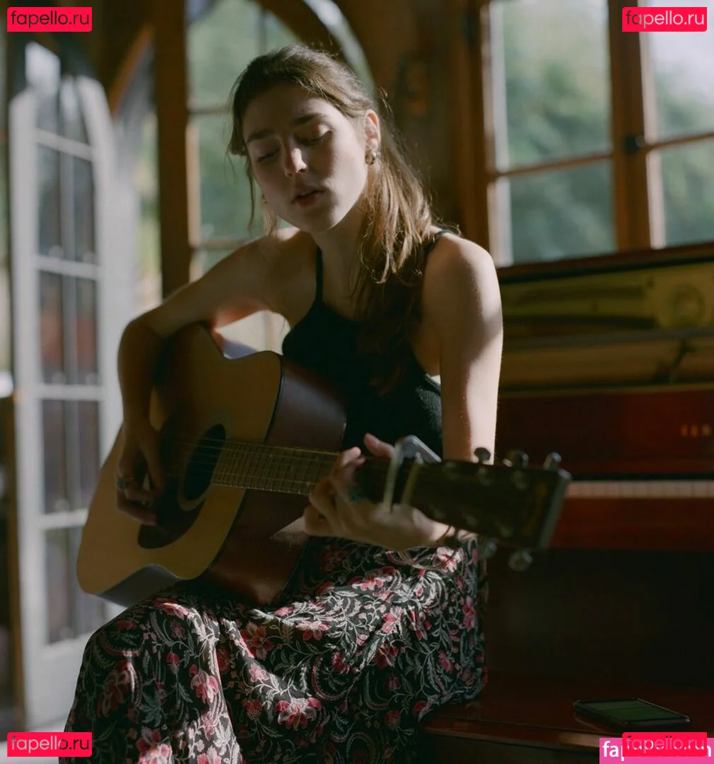 Jasmine van den Bogaerde Onlyfans Photo Gallery 