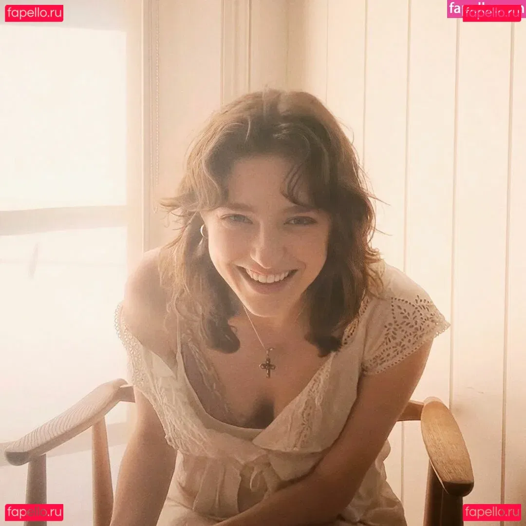 Jasmine van den Bogaerde Onlyfans Photo Gallery 