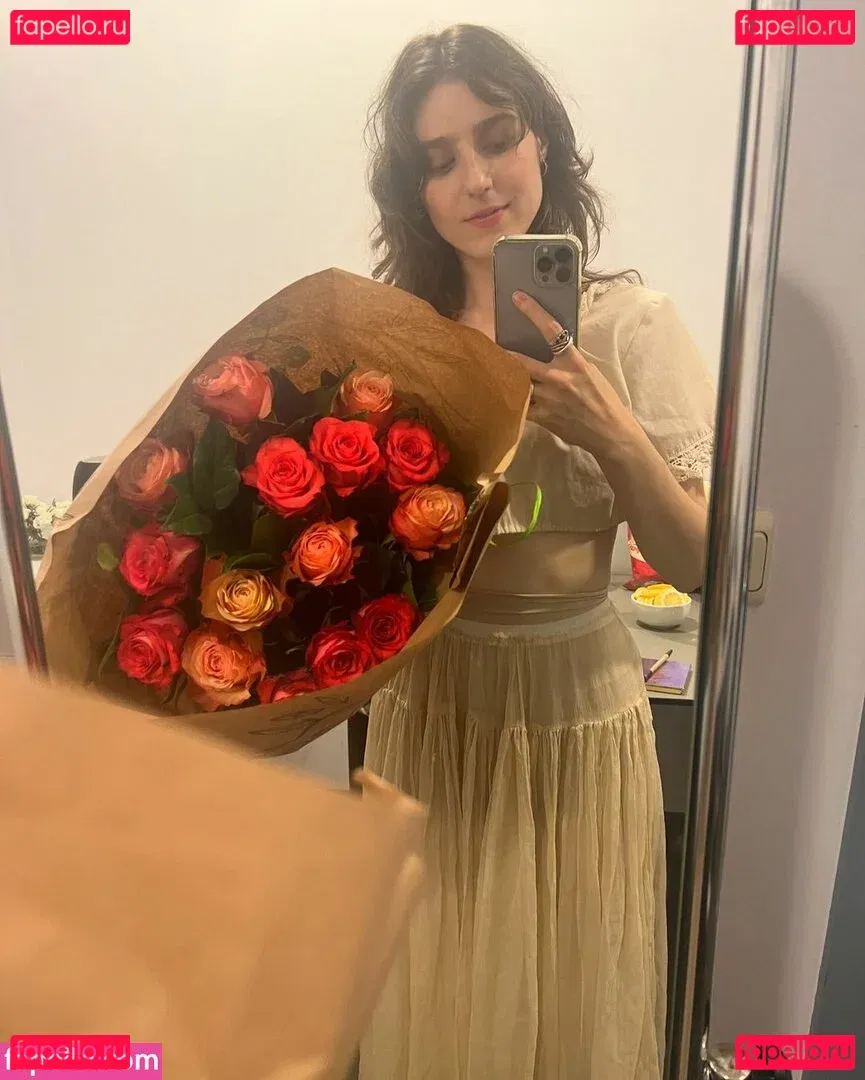 Jasmine van den Bogaerde Onlyfans Photo Gallery 