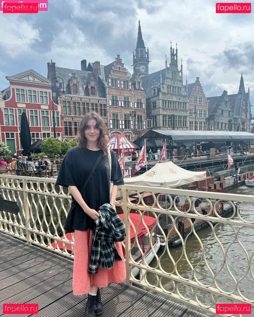 Jasmine van den Bogaerde Onlyfans Photo Gallery 