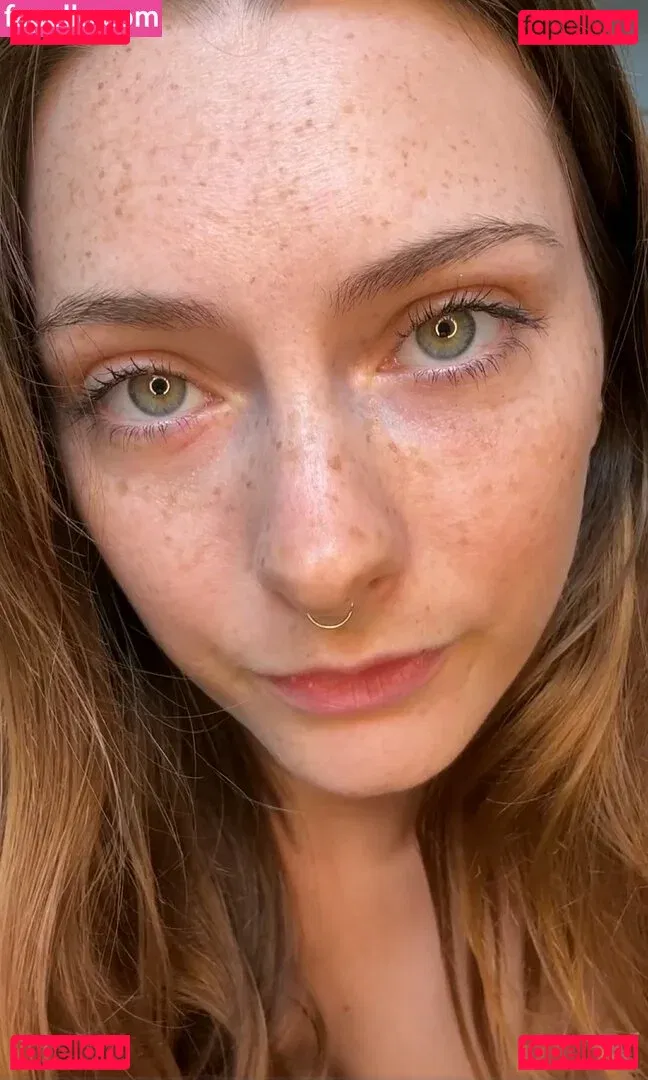 Eye Contact Onlyfans Photo Gallery 