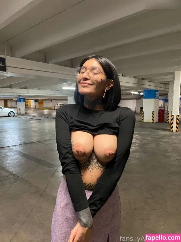 viankasoles Onlyfans Photo Gallery 