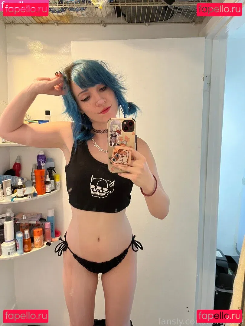 zerggiee Onlyfans Photo Gallery 