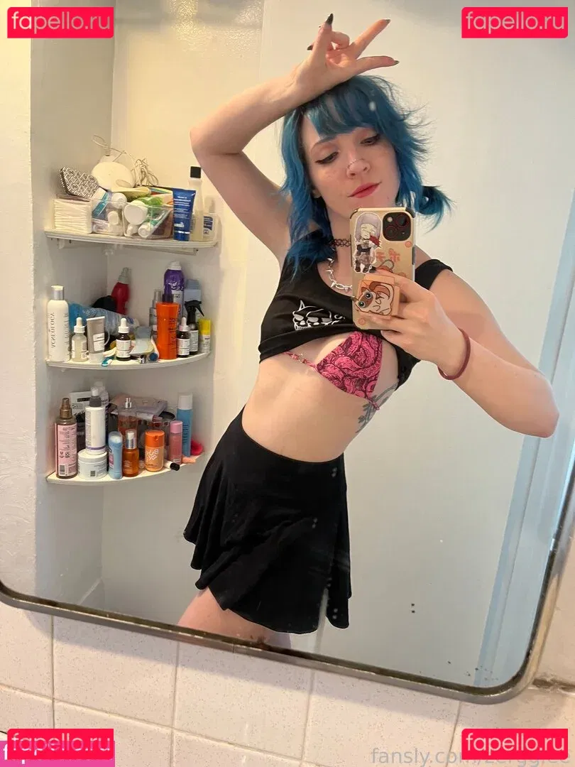 zerggiee Onlyfans Photo Gallery 