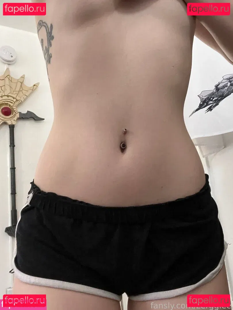 zerggiee Onlyfans Photo Gallery 