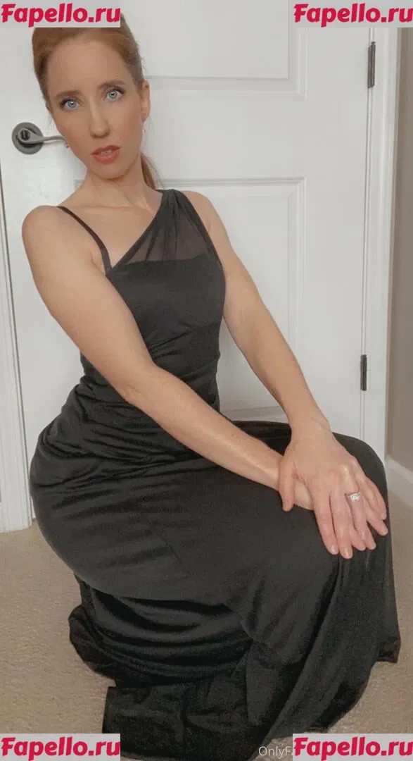 Jennysroom Onlyfans Photo Gallery 