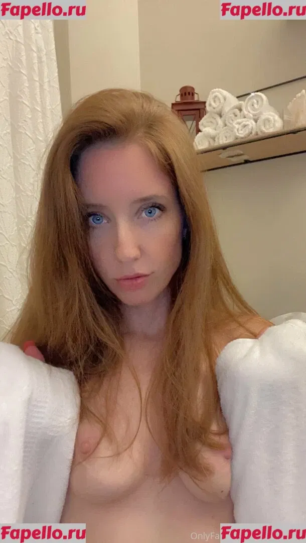 Jennysroom Onlyfans Photo Gallery 