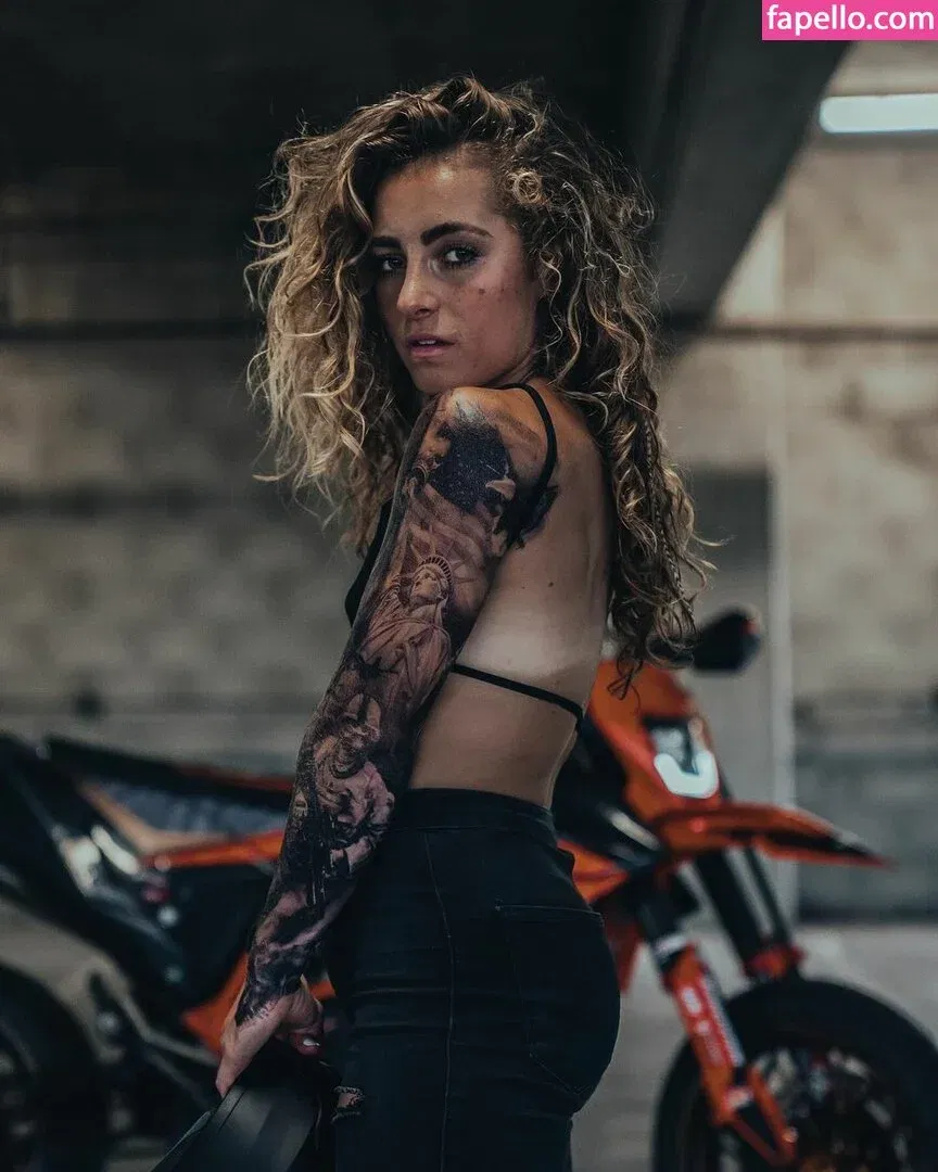 Demi Bagby Onlyfans Photo Gallery 