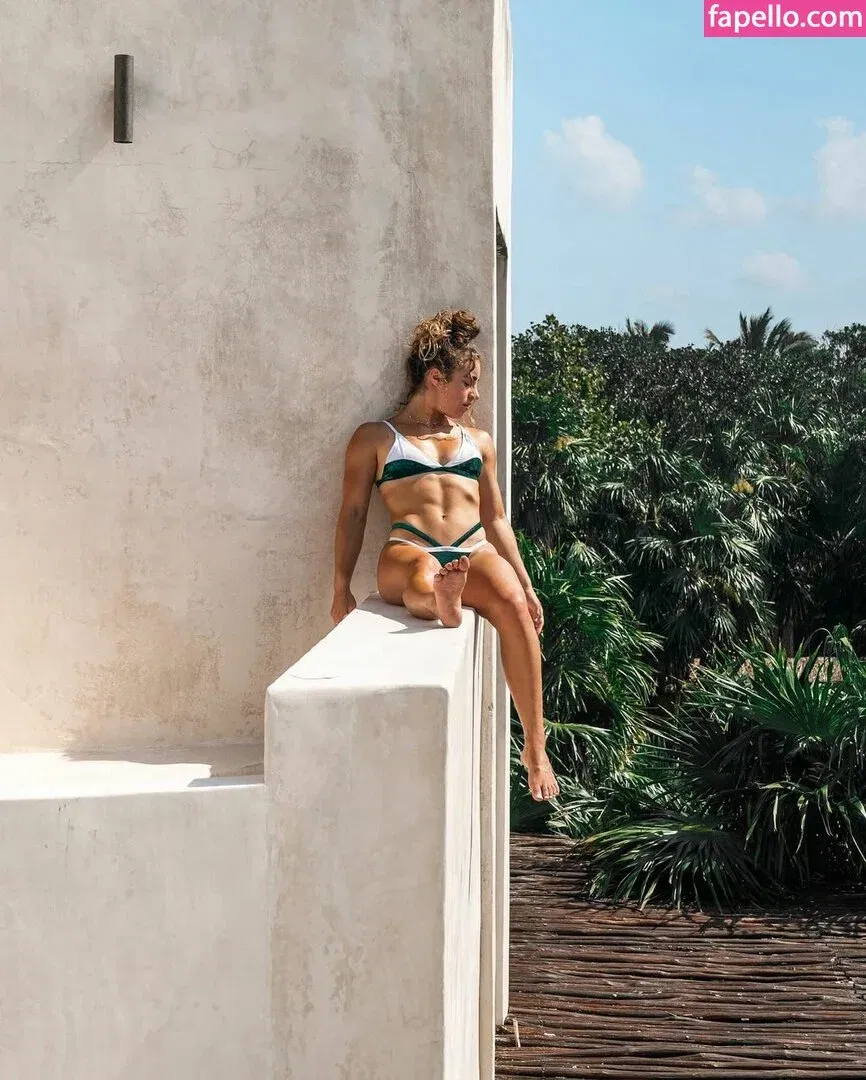 Demi Bagby Onlyfans Photo Gallery 