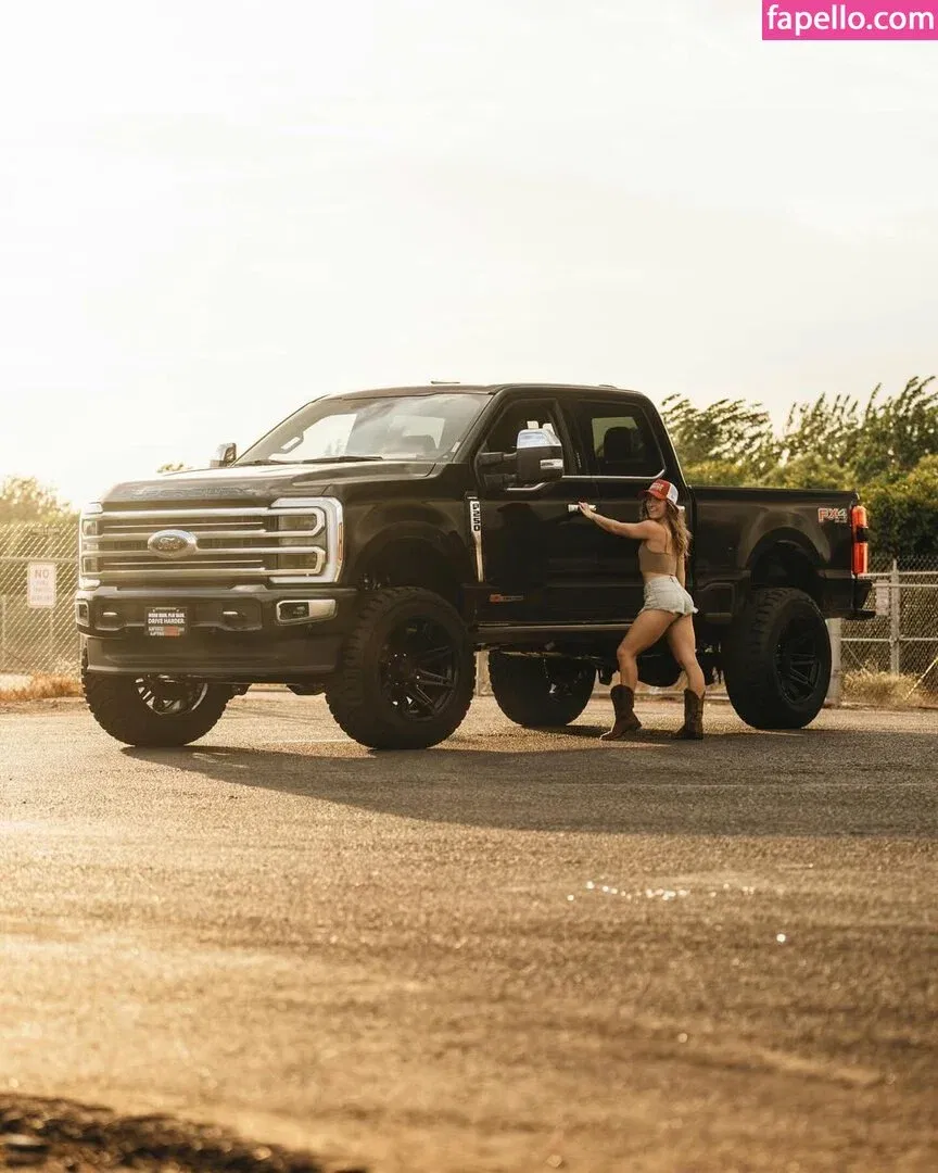 Demi Bagby Onlyfans Photo Gallery 