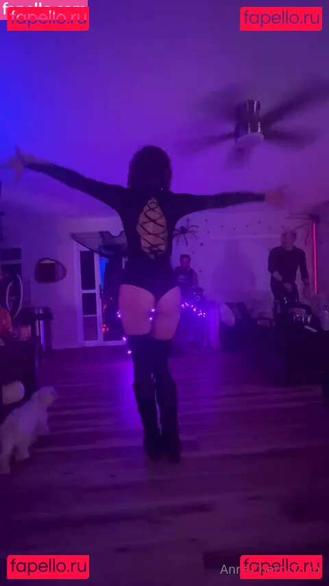 annacherrylive Onlyfans Photo Gallery 