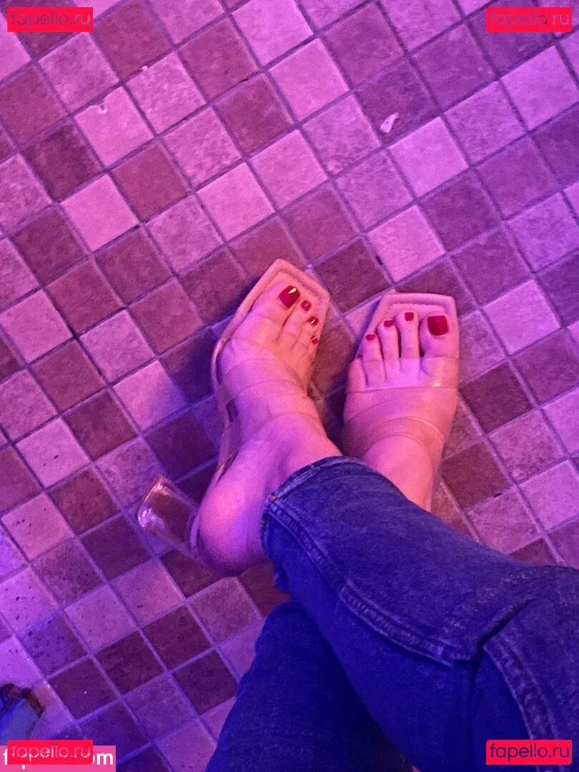 anafeetish Onlyfans Photo Gallery 