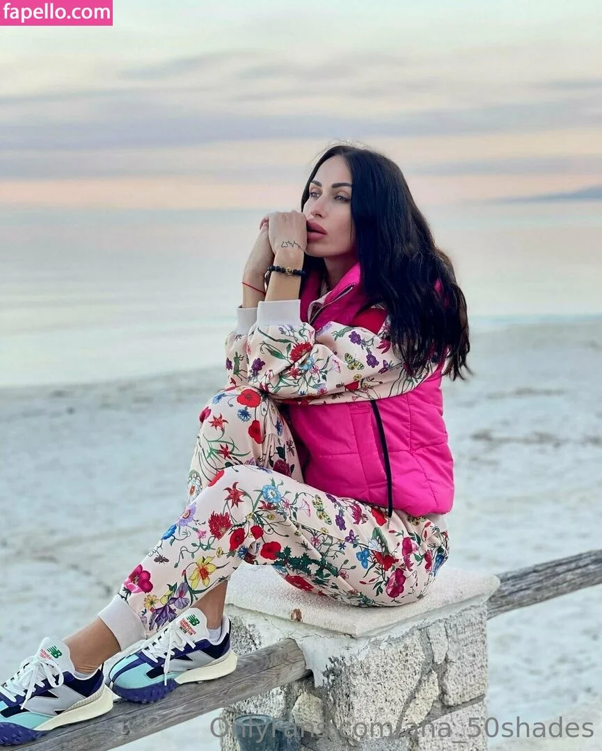 ana_50shades Onlyfans Photo Gallery 