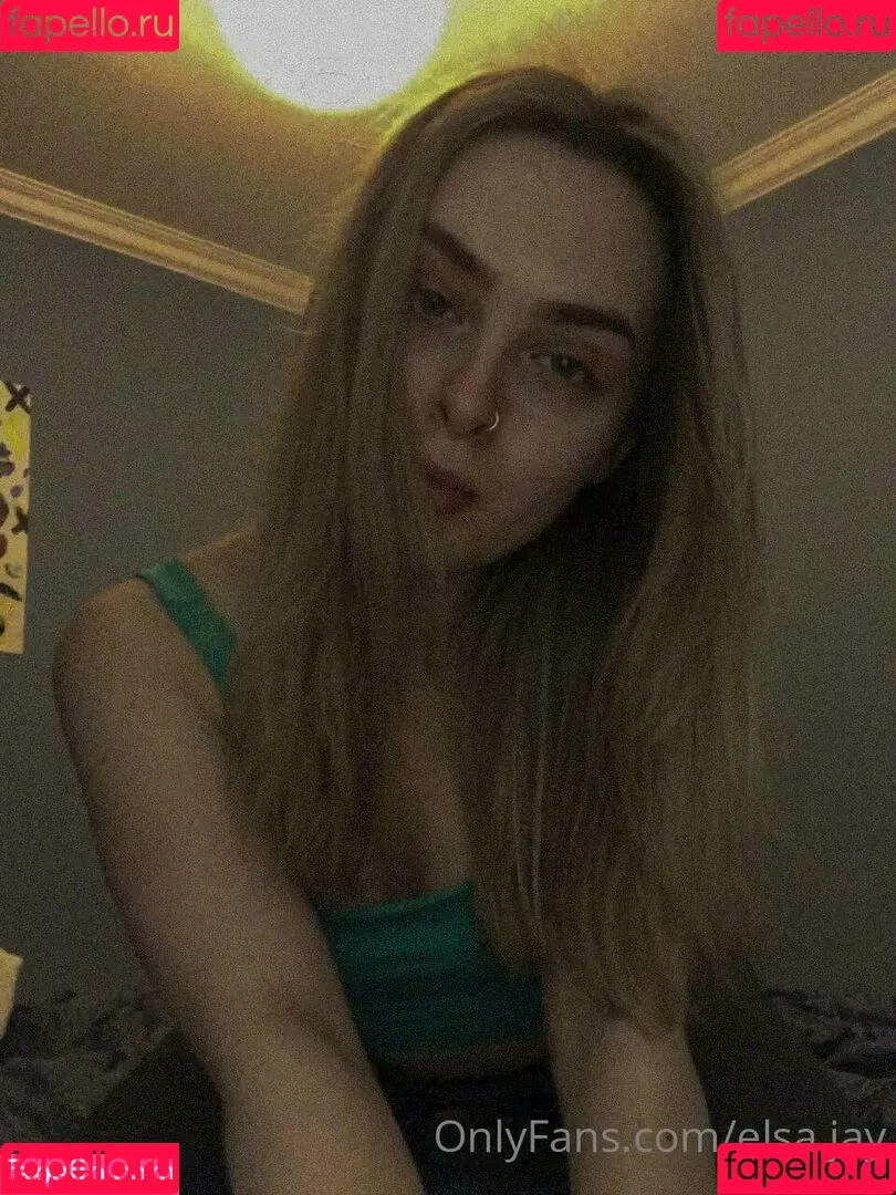 Elsa Jay Onlyfans Photo Gallery 