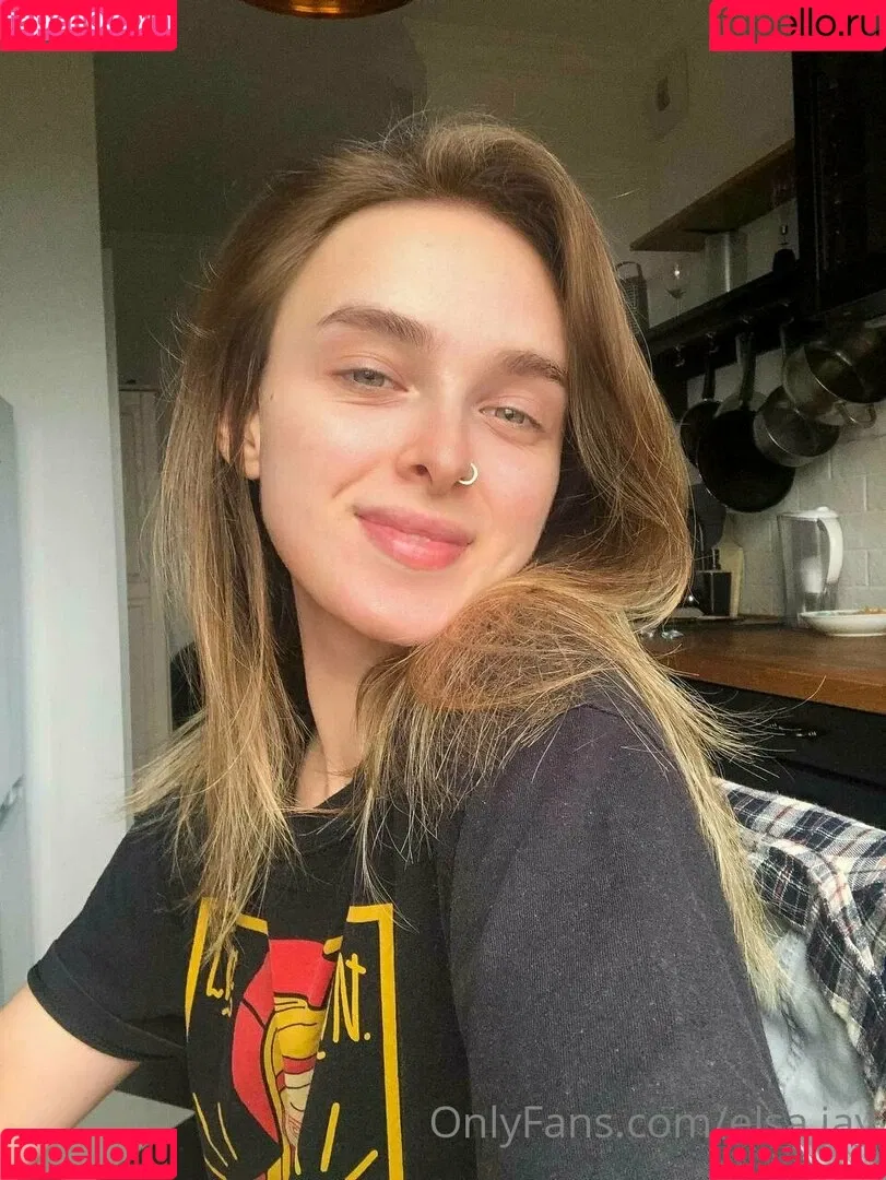 Elsa Jay Onlyfans Photo Gallery 