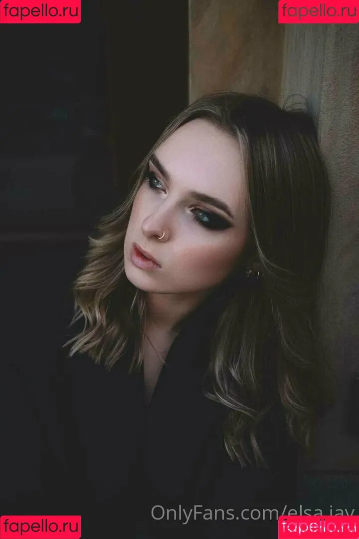 Elsa Jay Onlyfans Photo Gallery 