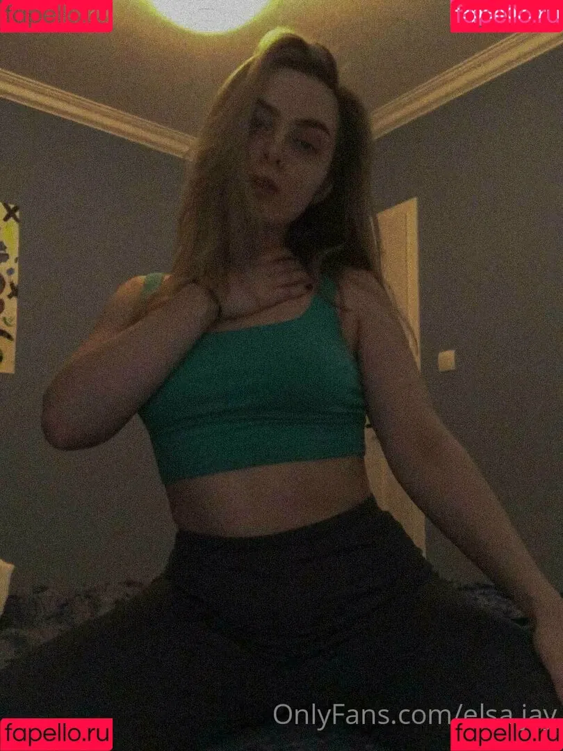 Elsa Jay Onlyfans Photo Gallery 
