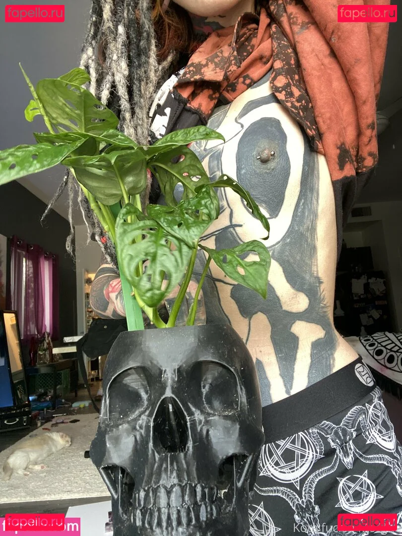 kota_morgue Onlyfans Photo Gallery 