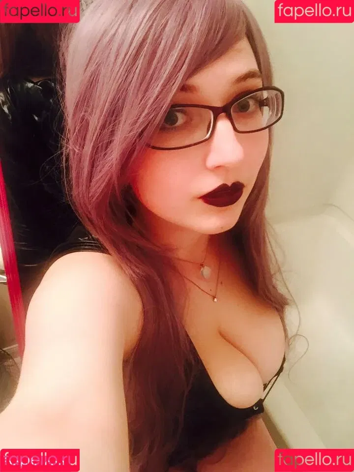 Calliope Rossi Onlyfans Photo Gallery 