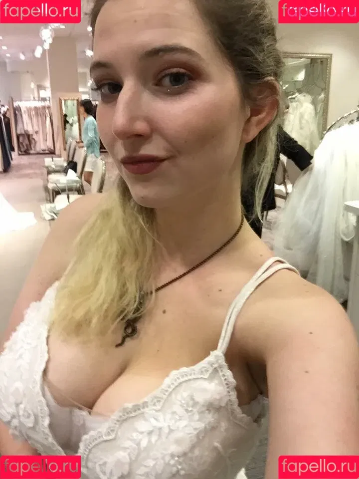 Calliope Rossi Onlyfans Photo Gallery 