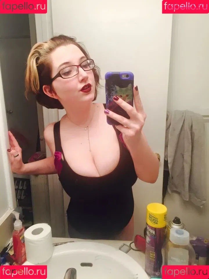 Calliope Rossi Onlyfans Photo Gallery 