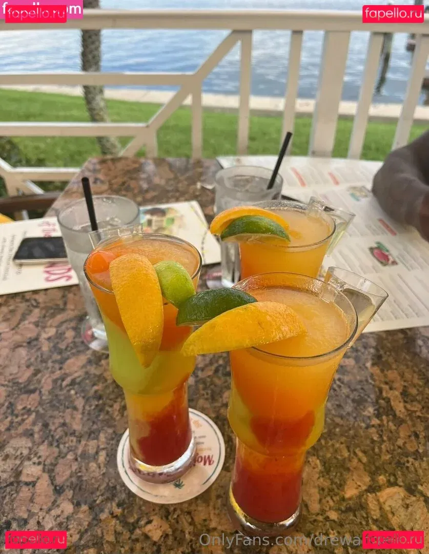 Drewandelena Onlyfans Photo Gallery 