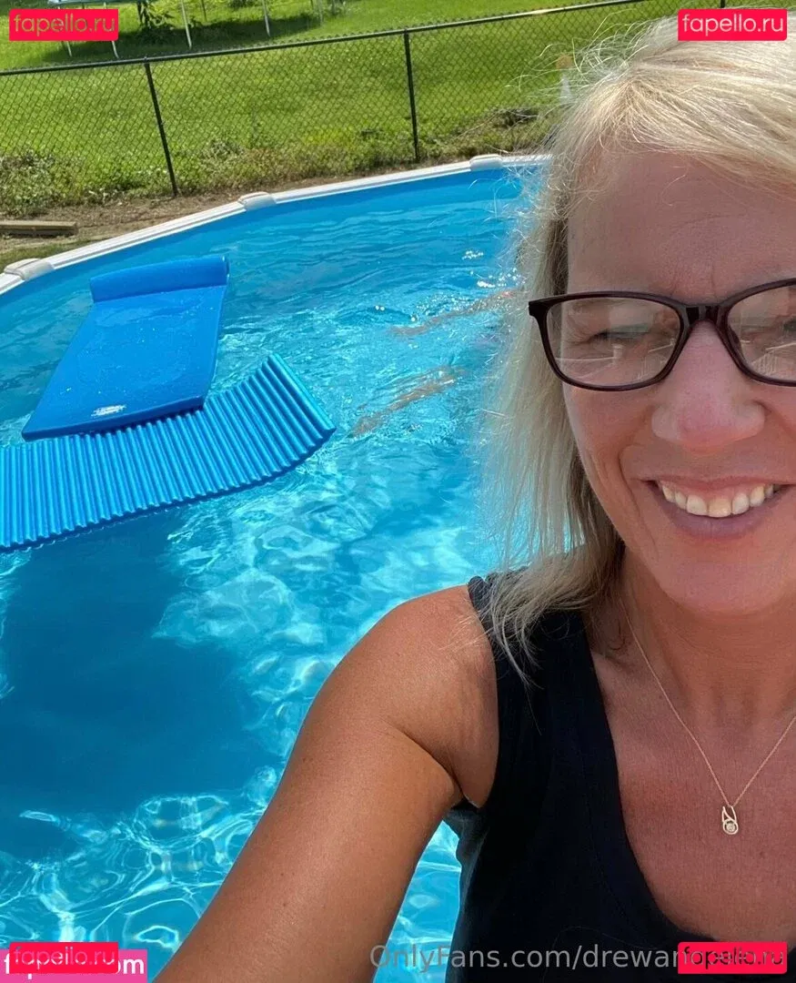 Drewandelena Onlyfans Photo Gallery 