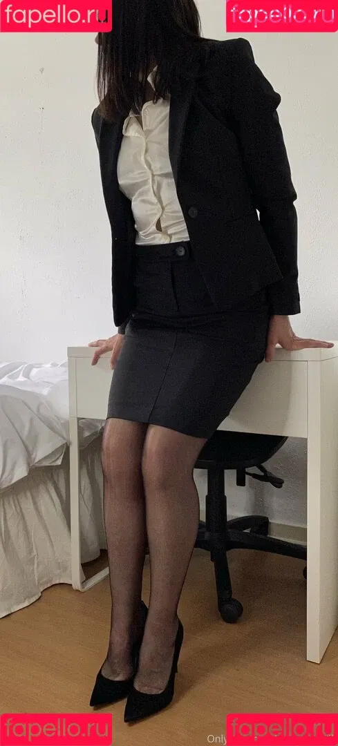 secretaryanna Onlyfans Photo Gallery 