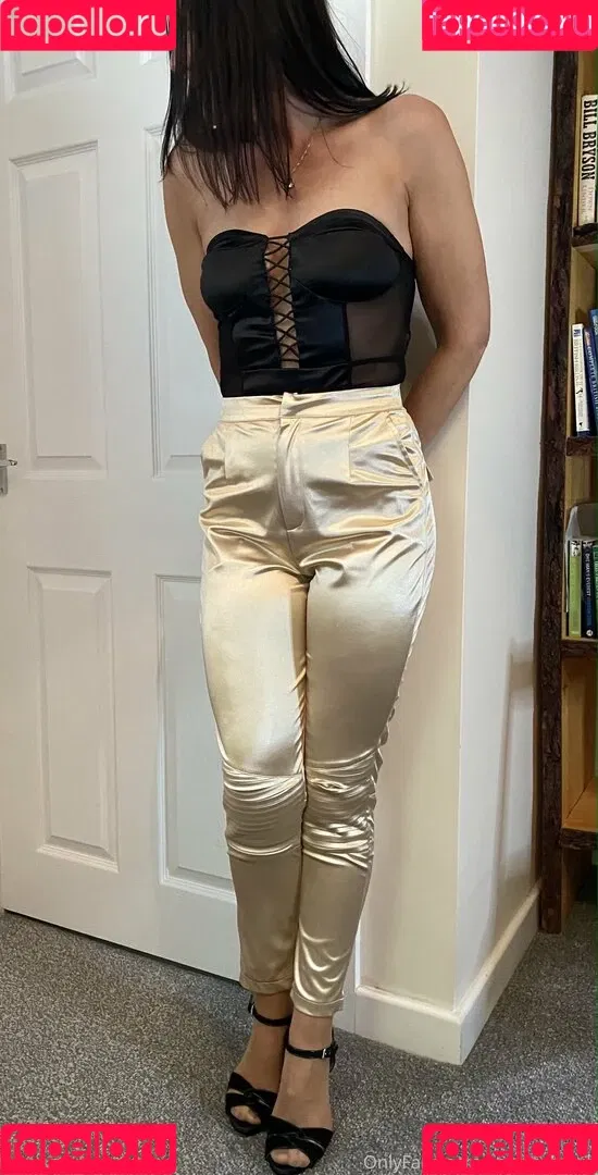 secretaryanna Onlyfans Photo Gallery 
