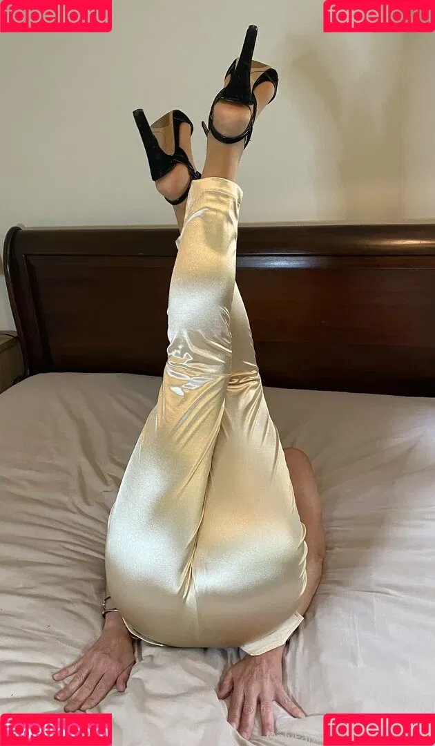 secretaryanna Onlyfans Photo Gallery 