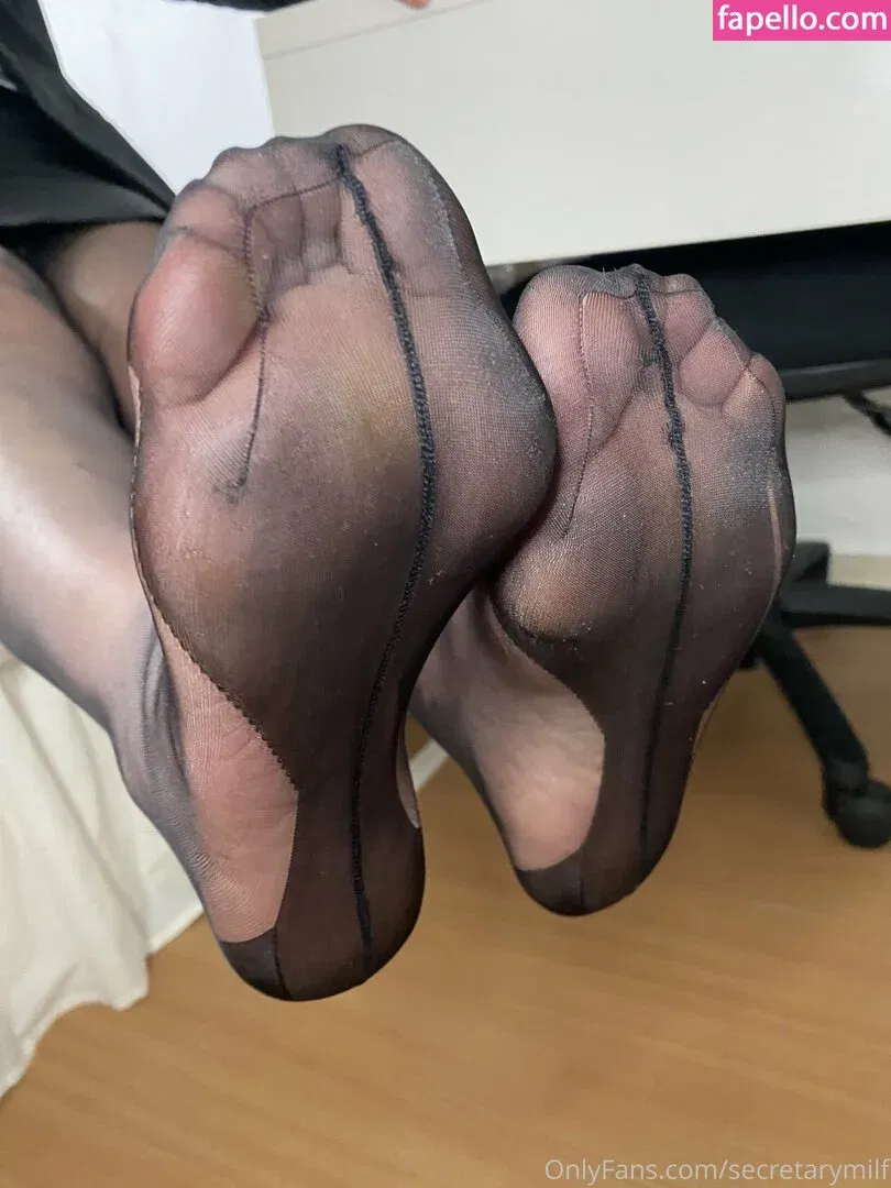 secretaryanna Onlyfans Photo Gallery 