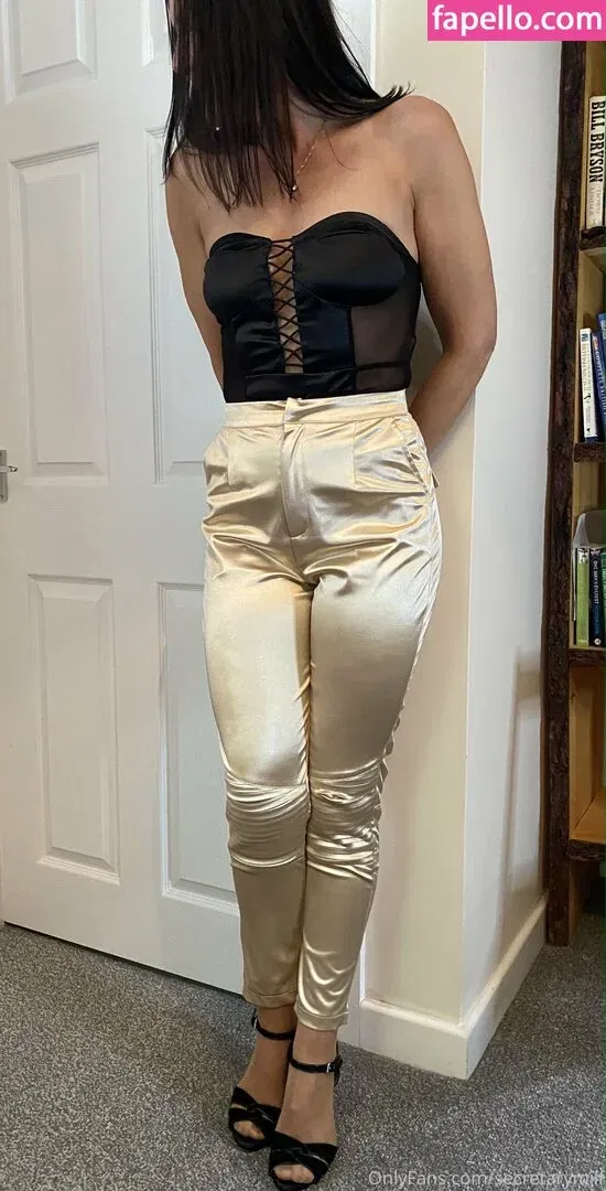 secretaryanna Onlyfans Photo Gallery 