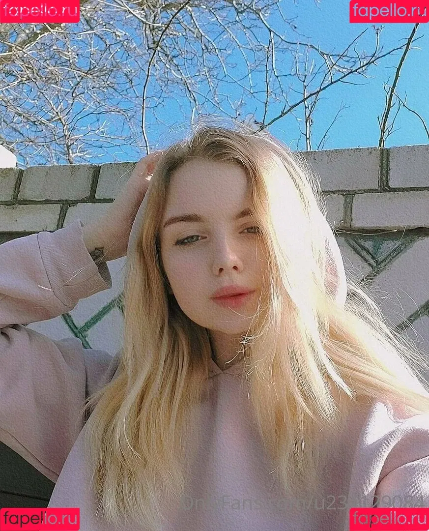 flora_belll Onlyfans Photo Gallery 