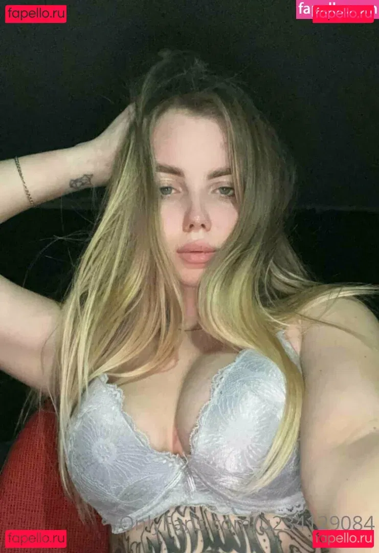 flora_belll Onlyfans Photo Gallery 