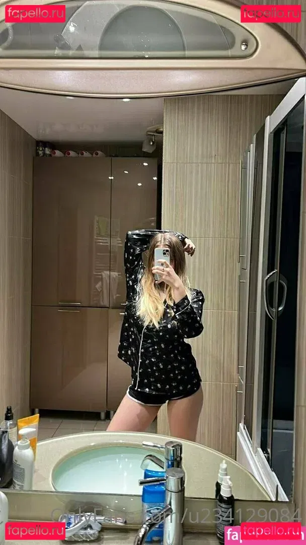 flora_belll Onlyfans Photo Gallery 