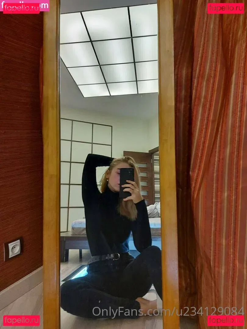 flora_belll Onlyfans Photo Gallery 