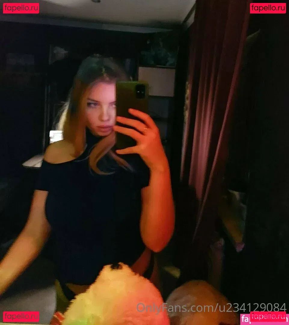 flora_belll Onlyfans Photo Gallery 