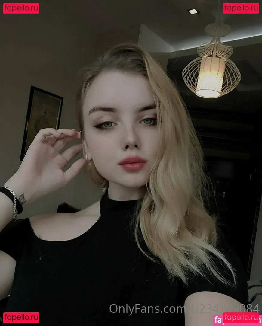 flora_belll Onlyfans Photo Gallery 