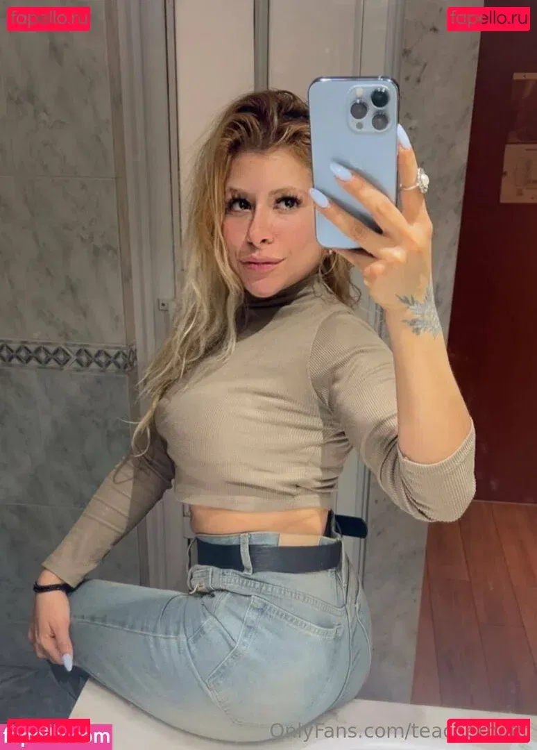 teachernofit Onlyfans Photo Gallery 