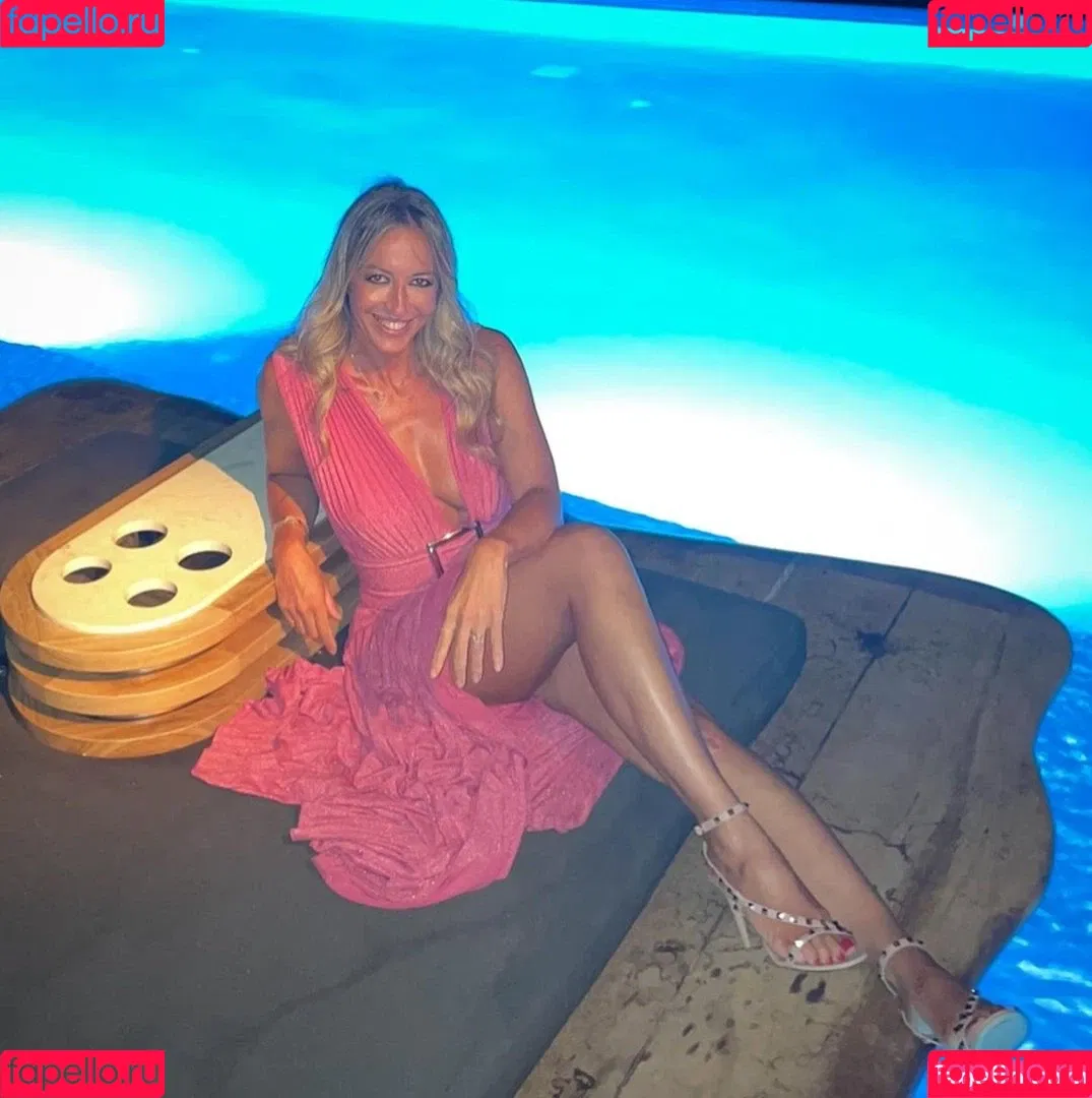 Elena Mici Onlyfans Photo Gallery 