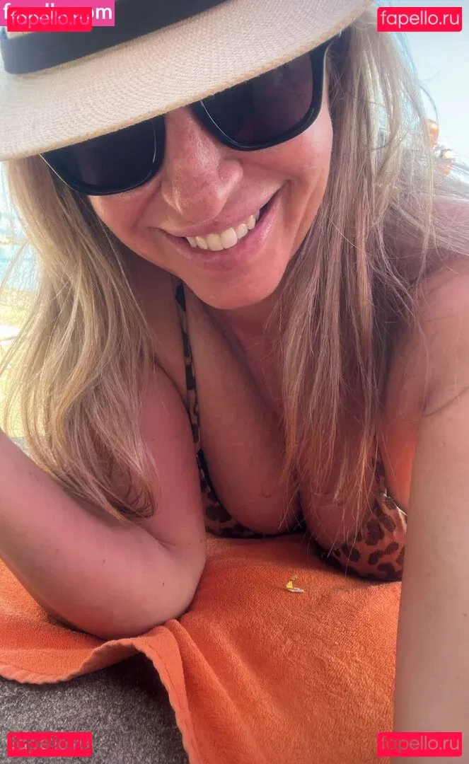 Elena Mici Onlyfans Photo Gallery 