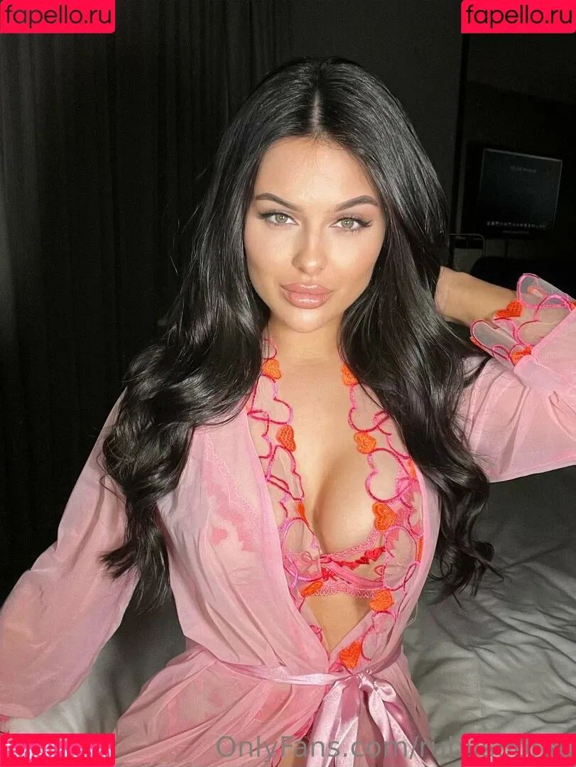 Sophie Ruby Blake Onlyfans Photo Gallery 