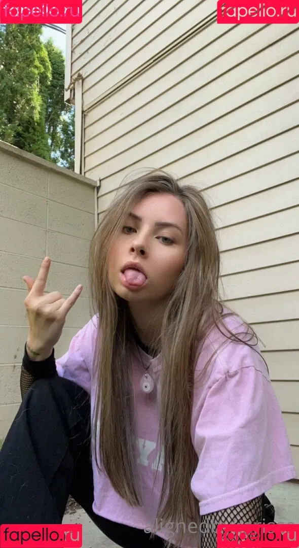 alignedbykarissa Onlyfans Photo Gallery 
