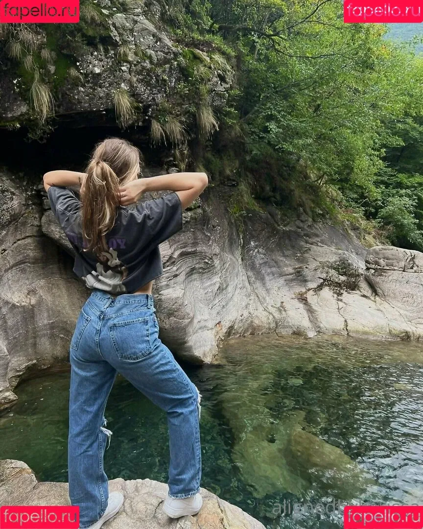 alignedbykarissa Onlyfans Photo Gallery 